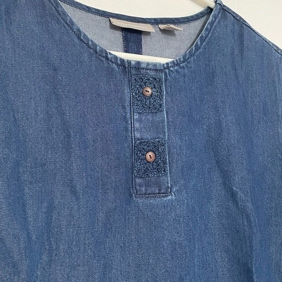 Nordstrom Women Blue Denim Chambray Embroidered Back Cut Out 100% Lyocell Large - Picture 2 of 7